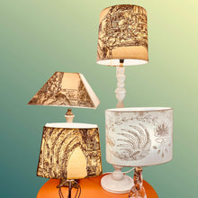 Charger l'image dans la galerie, OVALE30 sur une BATISTE BRODEE ancienne3