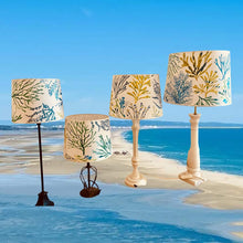 Charger l'image dans la galerie, Abat-jour conique de petite taille. Diamètre 20. Contrecollé. Tissus ambiance marine