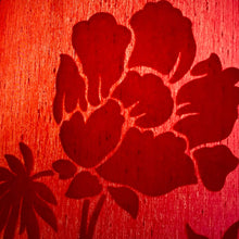 Charger l'image dans la galerie, Abat jour tambour contrecollé. Tissu velours broché à motifs fleurs sur imitation soie. Prune, Rouge