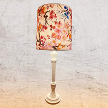 Charger l'image dans la galerie, AJ.TISSU.CERISIERS fleurs. Diamètre 27/25. H28. Allumé.