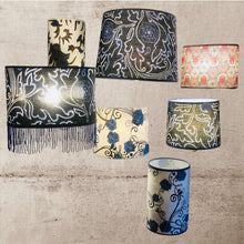 Charger l'image dans la galerie, Abat - jour de forme tambour XXL recouvert d'un batik indonésien.