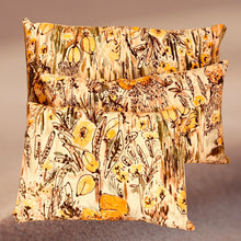 Charger l'image dans la galerie, Coussins tapissiers rectangulaires avec un motif floral jaune - Tissu Primavera de Lalie Design