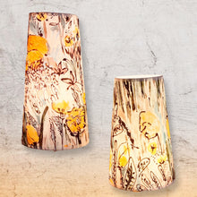 Charger l'image dans la galerie, Abat-jour conique de petite taille. Contrecollé sur des tissus variés.