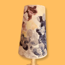 Charger l'image dans la galerie, Abat jours coniques élancés, voile de lin et tissu d'éditeur anglais.