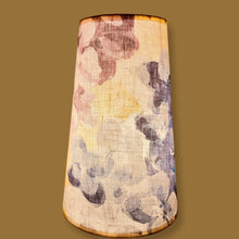 Charger l'image dans la galerie, Abat jours coniques élancés, voile de lin et tissu d'éditeur anglais.