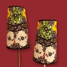 Charger l'image dans la galerie, Abat jours coniques élancés, contrecollés sur des batiks indiens (coton) colorés.