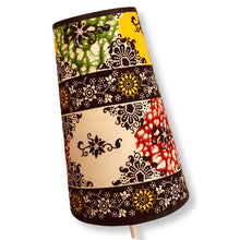 Charger l'image dans la galerie, Abat jours coniques élancés, contrecollés sur des batiks indiens (coton) colorés.