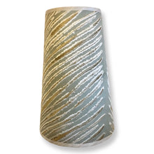 Charger l'image dans la galerie, Abat-jours. Des cônes élancés contrecollés.