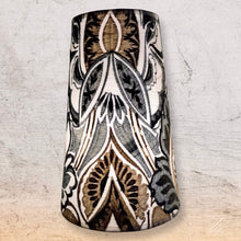 Charger l'image dans la galerie, Abat jours contrecollés sur des tissus dans les tons bleus, lins brodés, coton fleuri