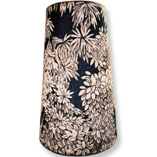 Charger l'image dans la galerie, Cone élancé. Tissu Arbres sur fond pétrole