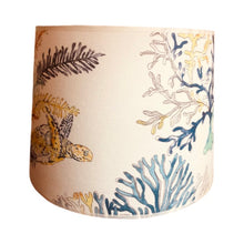 Charger l'image dans la galerie, AJ tambour. tissu ambiance marine. Tortue qui nage"