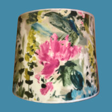Charger l'image dans la galerie, Abat jour tambour 35 et 30 cms. Tissu floral. Clarke and Clarke.