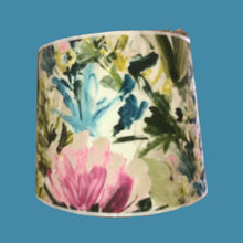 Charger l'image dans la galerie, Abat jour tambour 35 et 30 cms. Tissu floral. Clarke and Clarke.