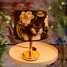 Charger l'image dans la galerie, Abat jour de forme tambour, contrecollé. Coton à motifs animalier (lémurs, singes, perroquets).