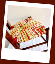 Charger l'image dans la galerie, Paillage en tissus. Détail d'une assise