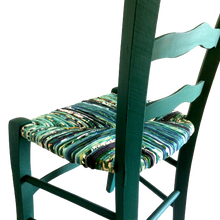 Charger l'image dans la galerie, Chaise à festons verte. Détail2