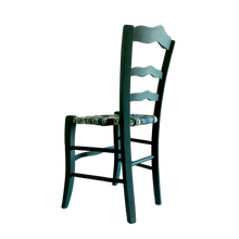 Charger l'image dans la galerie, Chaise à festons verte. trois quart