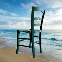 Charger l'image dans la galerie, Chaise à festons verte. Dos. Mer