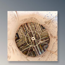 Charger l'image dans la galerie, Abatjour lampadaire. Tulipe à festons bas. Détail 2