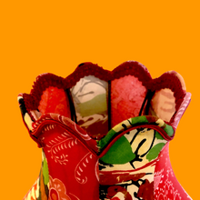 Charger l'image dans la galerie, Lampe statue bronze et abat jour. Bouquet. Détail haut