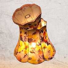 Charger l'image dans la galerie, Pagode fleur à festons. Grande taille. Jaune, prune.