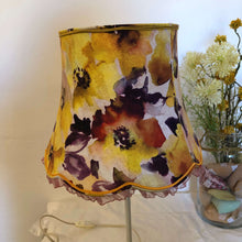 Charger l'image dans la galerie, Petite pagode fleur jaune prune.