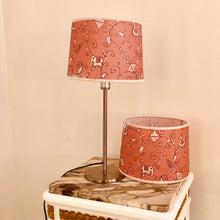 Charger l'image dans la galerie, Tambour petit. Saree en soie. Elephants vieux rose. Paire