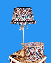 Charger l'image dans la galerie, Vue 2. Abat-jour plissé fleurettes et ovale