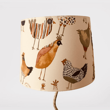 Charger l'image dans la galerie, Abat-jour-de-grande-taille-contrecollé-sur-un-tissu-à-motifs-cocottes-stylisées