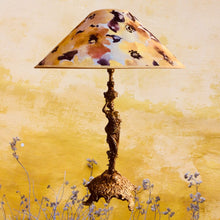 Charger l'image dans la galerie, Chapeau chinois 45 cms, fond jaune, revêtu d'un coton aux motifs floraux. Sur pied ancien