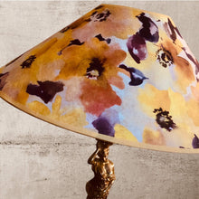 Charger l'image dans la galerie, Chapeau chinois. Vue de près.