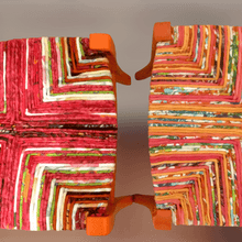 Charger l'image dans la galerie, Chaise-paillee-orange-vif-Bougainvilliers-en-paire-vue-paillage