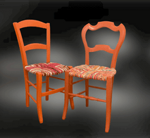 Charger l'image dans la galerie, Chaise-paillee-orange-vif-Bougainvilliers-une-paire