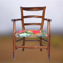 Charger l'image dans la galerie, Fauteuil tapissier en noyer. Tissu Lale Design. Fond