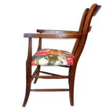 Charger l'image dans la galerie, Fauteuil tapissier en noyer. Tissu Lale Design. Profil2