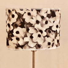 Charger l'image dans la galerie, Ovale. Soie et coton.