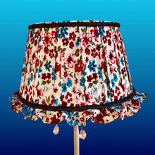Charger l'image dans la galerie, Abat-jour plissé fleurettes.