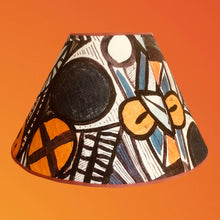 Charger l'image dans la galerie, Abat-jour conique 45cms. Tissu Tomiko orange. Détail 2