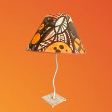 Charger l'image dans la galerie, Abat-jour conique 45cms. Tissu Tomiko orange