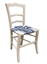 Charger l'image dans la galerie, Chaise ancienne blanche, paillée dans les tons bleus, taupe, écrus. Coté