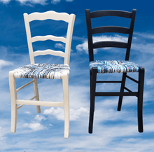 Charger l'image dans la galerie, Chaise ancienne blanche, paillée dans les tons bleus, taupe, écrus. Paire