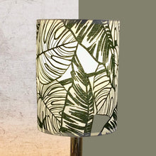 Charger l&#39;image dans la galerie, Abat jour tambour. Coton à motif végétal contrecollé. Tons verts sur fond écru.
