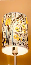 Charger l&#39;image dans la galerie, Les pitchounes. Abat- jour cylindre. Contrecollé. Tissu Primavera de Lalie Design.
