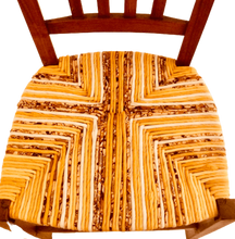 Charger l&#39;image dans la galerie, Paire chaises paillées bois naturel. Tons curry. Dessus1
