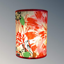 Charger l&#39;image dans la galerie, Les pitchounes. Abat- jour cylindre. Contrecollé. Tissu Bouquet de Lalie Design.
